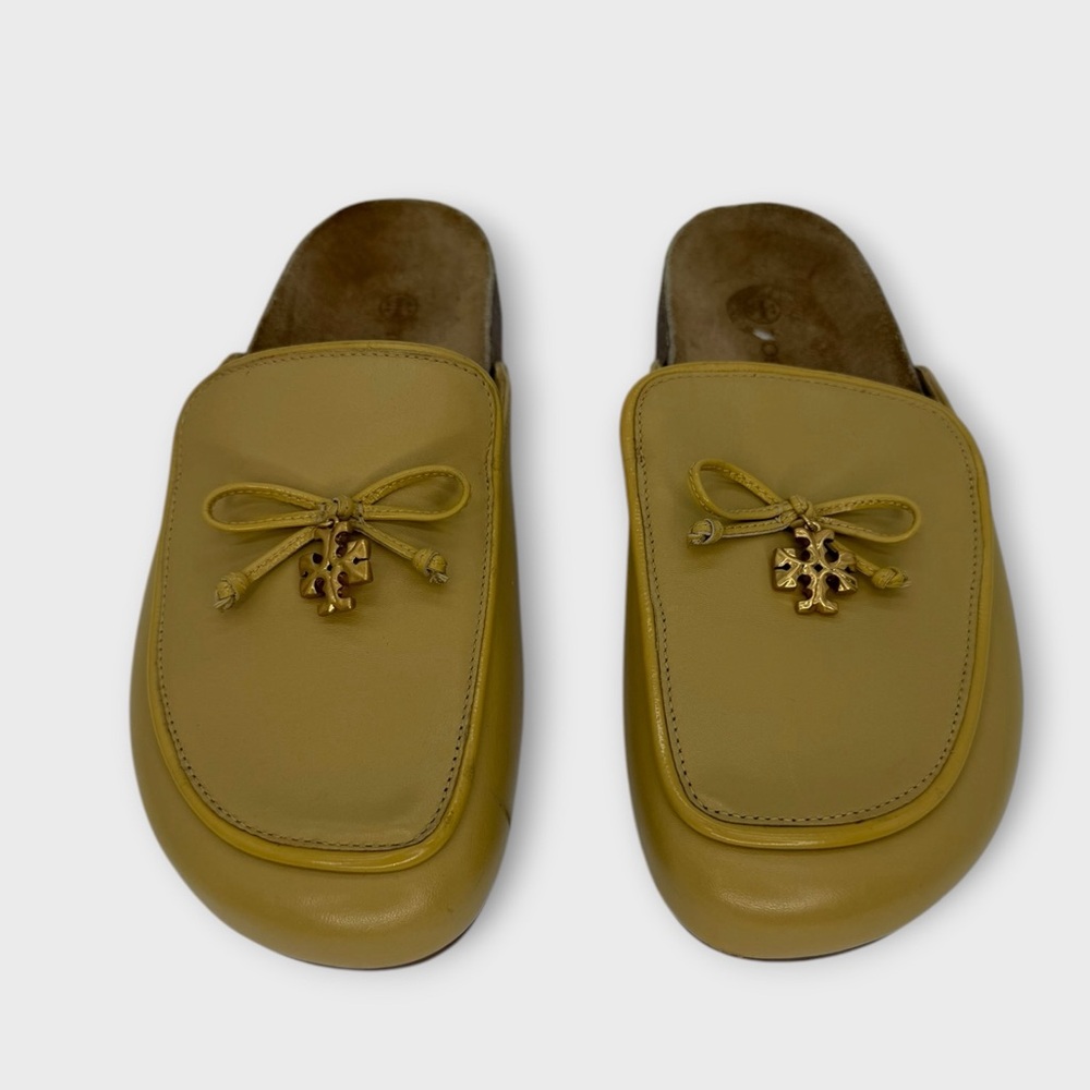 Tory Burch Soft Leather Tory Charm Mules Brie Color Size 7 NICE! - Picture 3 of 9
